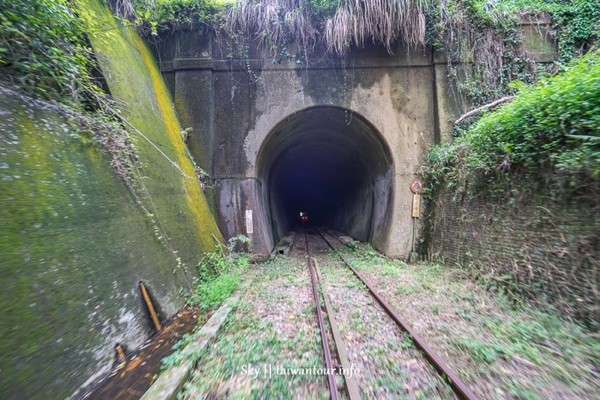 ▲苗栗舊山線鐵道自行車。（圖／跟著領隊玩提供）