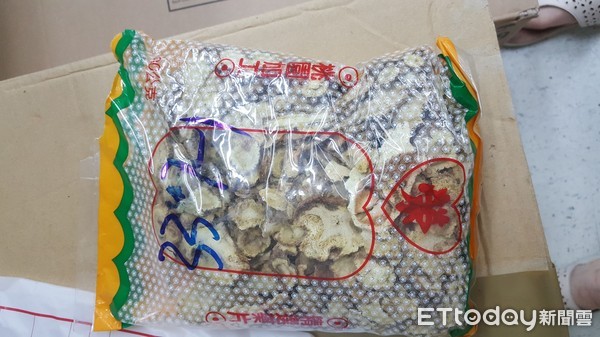 台北市衛生局公佈中藥專案抽驗計畫，共計抽驗35種中藥材。（圖／記者趙于婷攝）