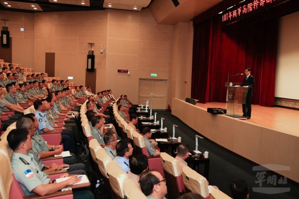 國軍發言人講習　嚴部長：「要講民眾聽得懂的話」