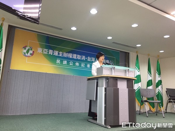 ▲▼民進黨副秘書長徐佳青公布最新民調。（圖／記者陶本和攝）