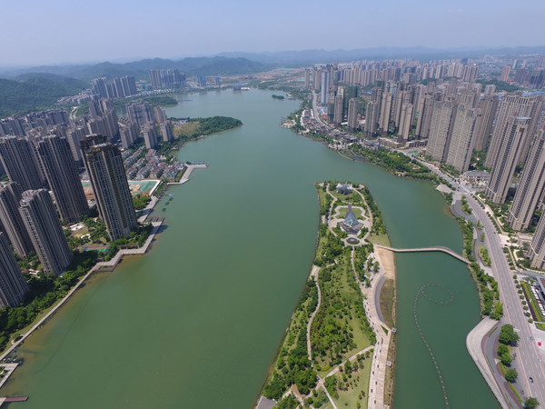 ▲▼長沙梅溪湖沿岸新建住宅社區。（圖／新華社）