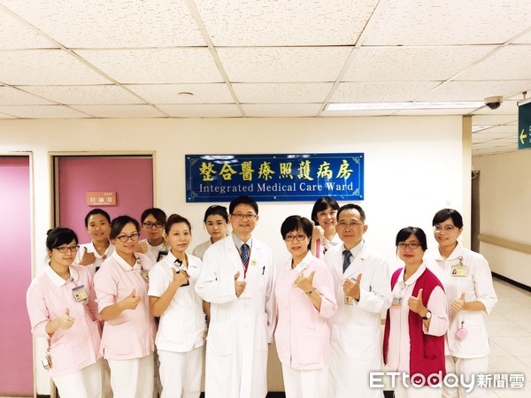 ▲高雄榮總台南分院，以該院52病房成立「整合醫療照護病房」，並舉行揭牌啟用。（圖／高榮台南分院提供）