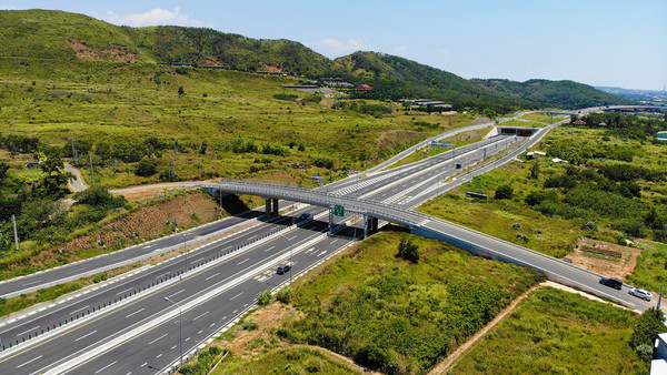 â²èæ æ°åè¥¿æ¿±61å¿«ééè·¯ãï¼åï¼é¨è£èå®æä¾ï¼