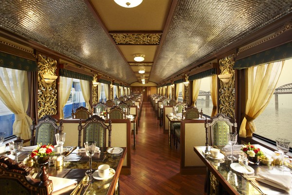 ▲列車上的餐廳。（圖／Maharajas` Express官網）