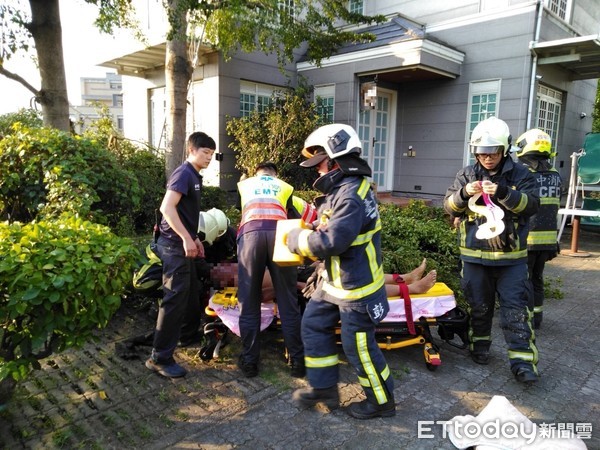 ▲▼快訊／台中驚傳別墅死亡案！男修剪樹木遭壓　「臉發黑」窒息身亡。（圖／記者莊智勝翻攝）