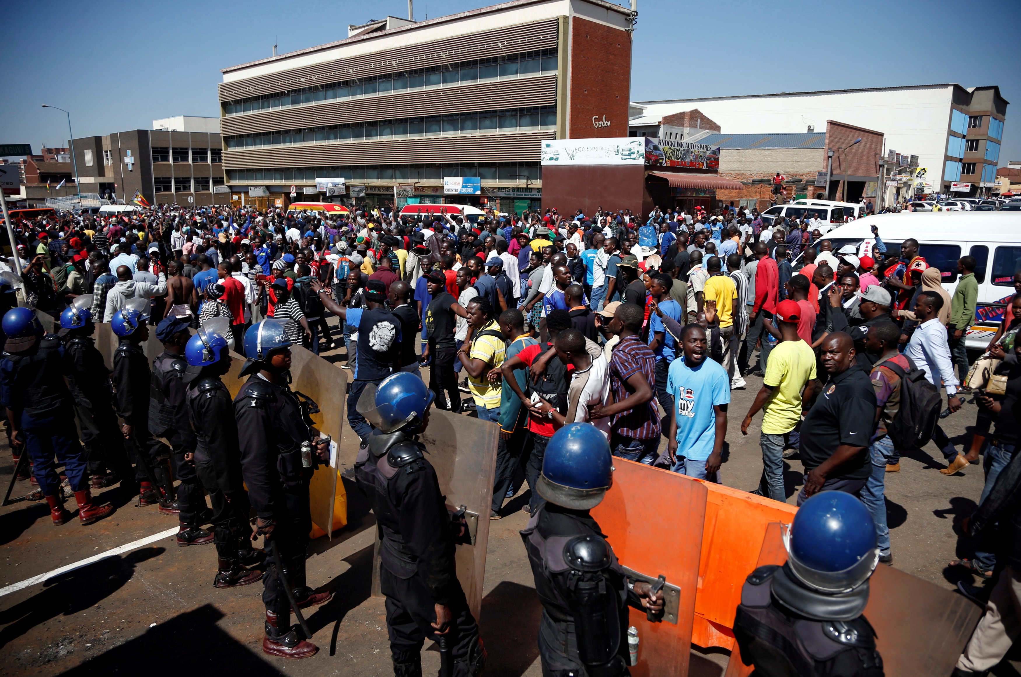 ▲辛巴威大選結束後，引起民眾大規模抗議。（圖／路透社）