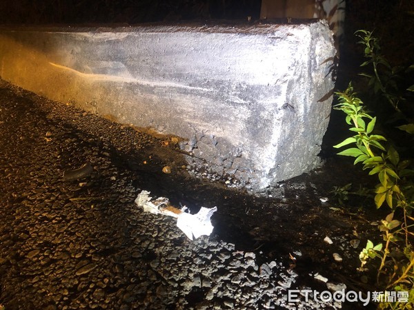 ▲▼國3甲發生轎車自撞車禍，駕駛落跑留下空車。（圖／記者趙永博攝）