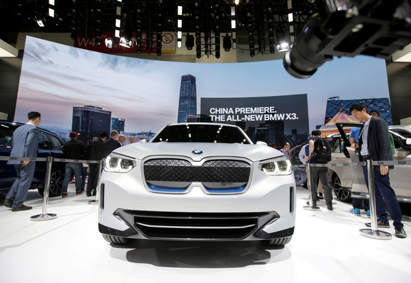 BMW扛不住中美貿易戰關稅壓力　宣布調漲X5、X6大陸售價4至7％（圖／路透社）