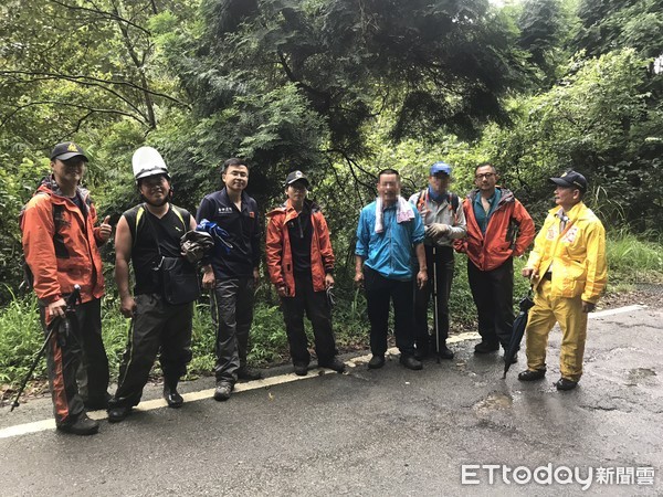 ▲▼2名男子自大雪山1860峰下撤時不慎迷途。（圖／記者莊智勝翻攝）