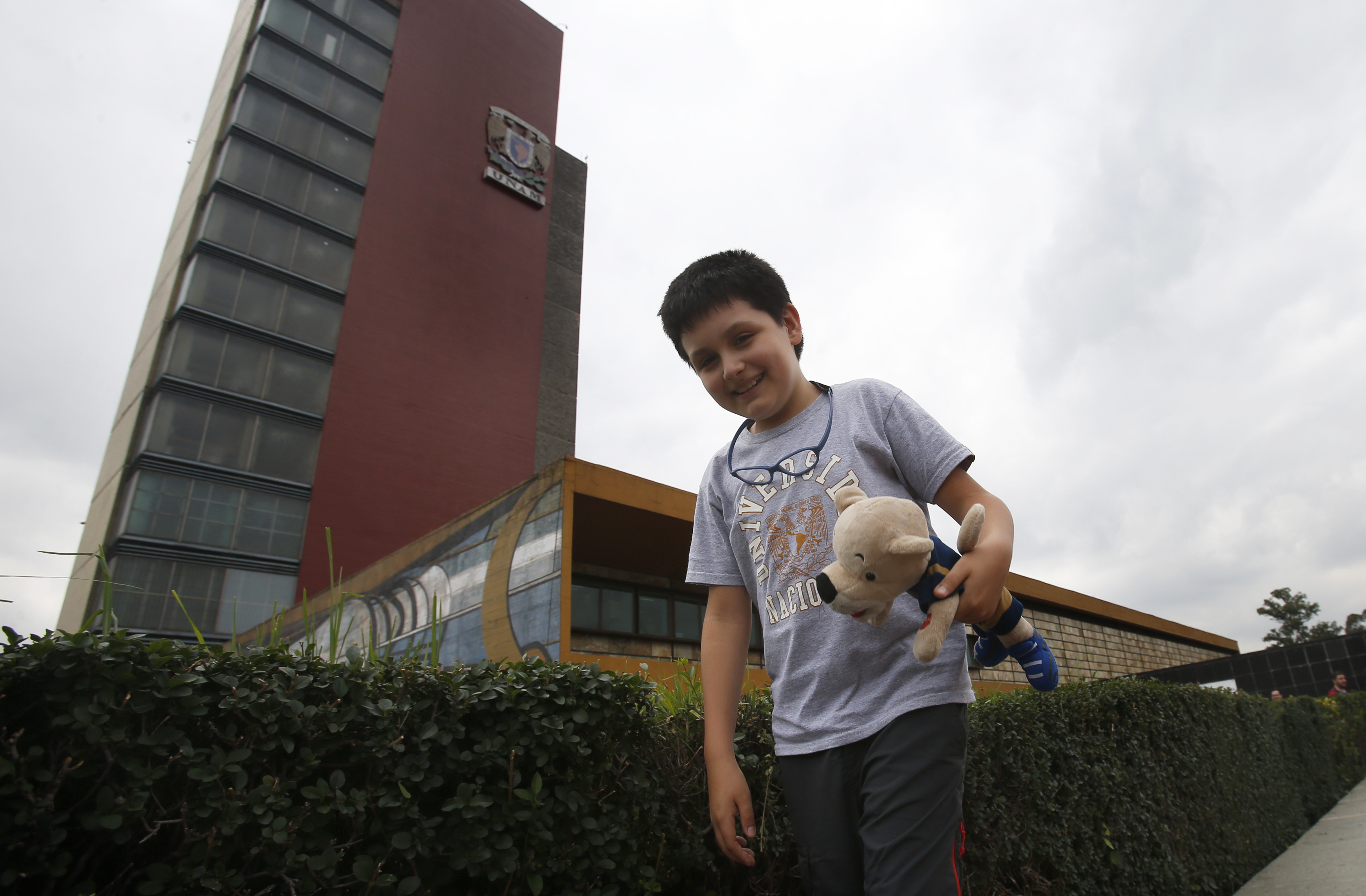 ▲墨西哥12歲少年迪亞茲（Carlos Santamaria Diaz）即將至墨西哥國立自治大學（National Autonomous University of Mexico）入學。（圖／達志影像／美聯社）