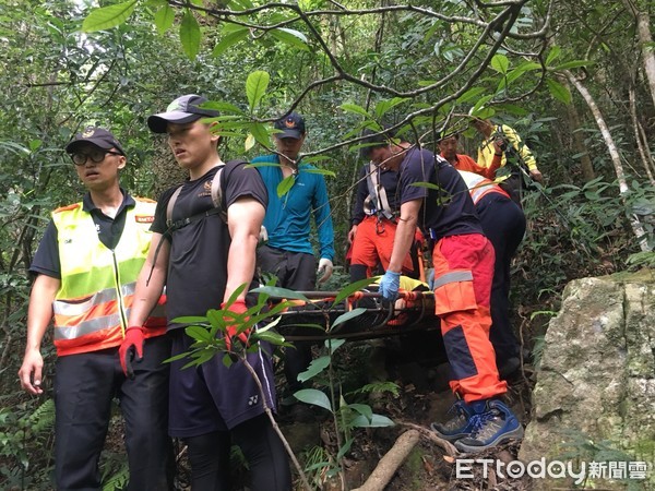 ▲▼黃姓男登山客登唐麻丹山，突然暈倒，急救不治。（圖／記者李忠憲翻攝）