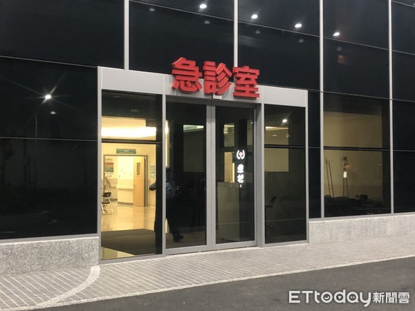 ▲▼新莊父子持刀發生衝突，母子受傷送往輔大醫院急救。（圖／記者趙永博攝）