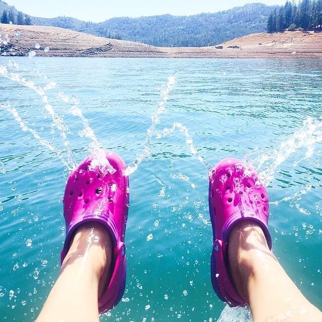 ▲Crocs鞋。（圖／翻攝Crocs官網、IG、Balenziaga官網、VOGUE、christopherkane IG、huffingtonpost）