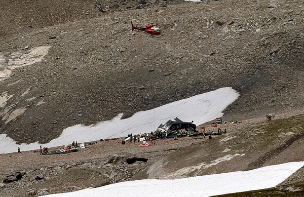 ▲▼瑞士JU-52古董觀光飛機墜毀，20死。（圖／路透）