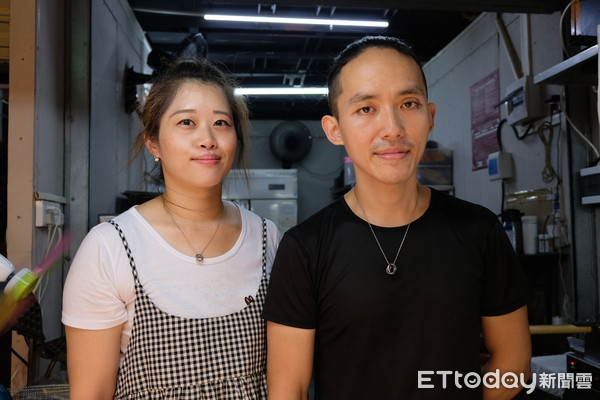 ▲▼來自台北的阿育和貝貝在海南擺攤賣港式雞蛋仔。（圖／記者曾俊豪攝）