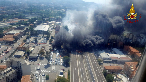 ▲▼義大利波隆那機場Borgo Panigale附近發生驚天爆炸。（圖／路透社）