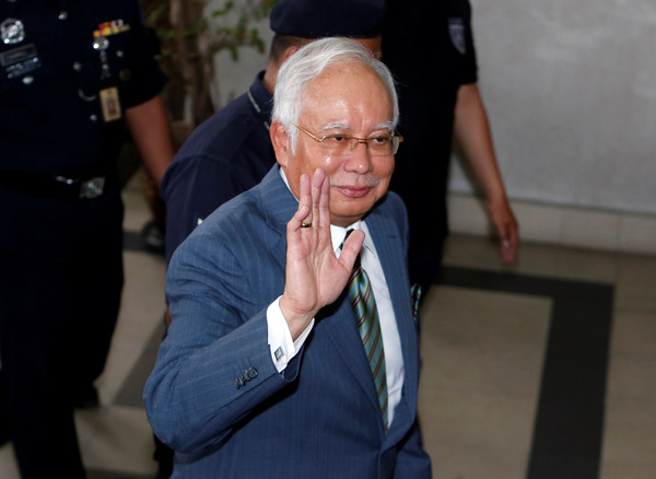 ▲▼ 馬來西亞前首相納吉（Najib Razak）8日上午現身法庭，被控涉及4200萬令吉（約新台幣3.3億元）等3項洗錢罪名。（圖／路透）