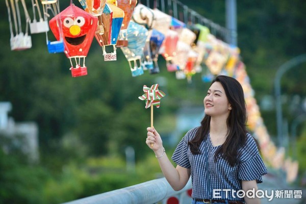 ▲台東縣政府提供 3000 顆彩繪熱氣球給知本溫泉在地業者佈置，彩繪了3000顆小熱氣球營造氣氛。（圖／台東縣政府提供，下同）