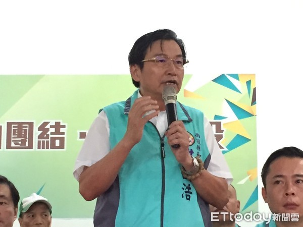 ▲▼民進黨南投縣長參選人洪國浩、南投縣議員張志銘、民進黨秘書長洪耀福。（圖／記者陶本和攝）