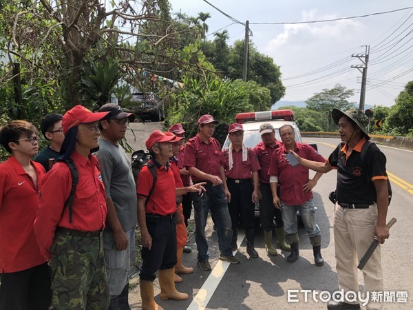 ▲▼ 85歲婦人跌落5公尺山谷，受困近48小時奇蹟獲救。（圖／記者宋德威翻攝）