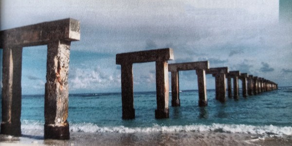 ▲太平島為運補修的木棧道，已成歷史遺跡。（圖／摘自陸戰隊刊物）