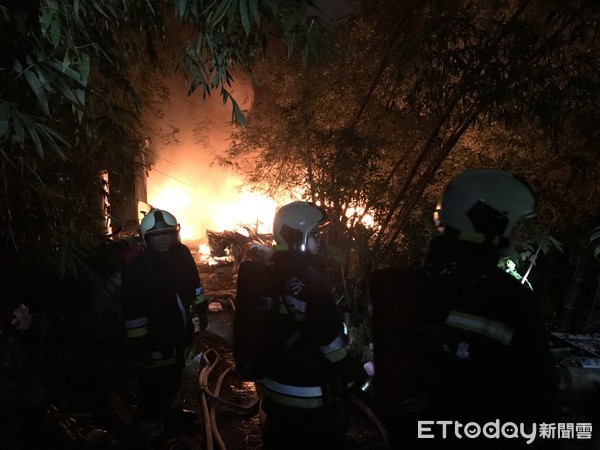 ▲▼信義區松山路瑤池宮旁鐵皮屋火警。（圖／黃彥傑攝）