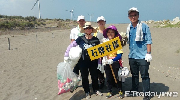 ▲▼中油在桃園大潭工業港區舉行淨灘活動，與當地居民共同關心環境。（圖／中油提供）