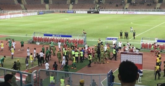 ▲亞運足球熱身賽，阿聯酋與馬來西亞爆大亂鬥。（圖／翻攝自推特／@Goal_MY）