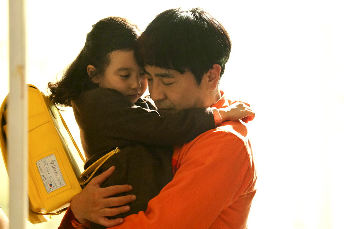 ▼韓國電影《7號房的禮物》開出千萬票房，劇情讓許多影迷看得又哭又笑。(圖／前景娛樂)