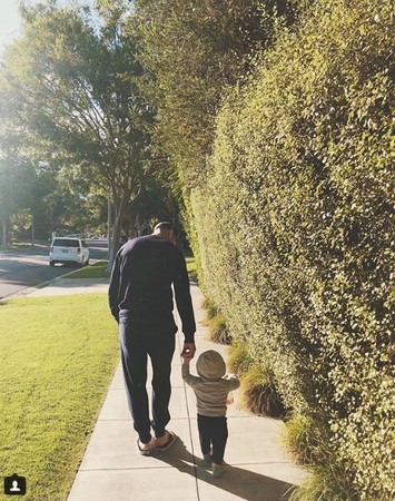 傑森史塔森（Jason Statham）和兒子。（圖／翻攝自Rosie Huntington IG）
