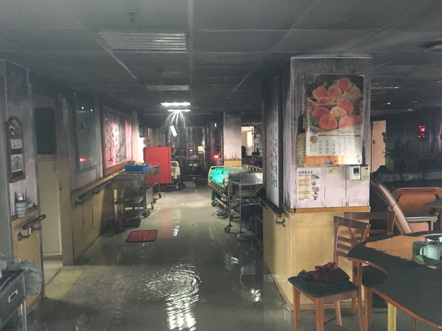 ▲▼台北醫院7樓火場灑水系統正常運作。（圖／記者陳以昇翻攝）