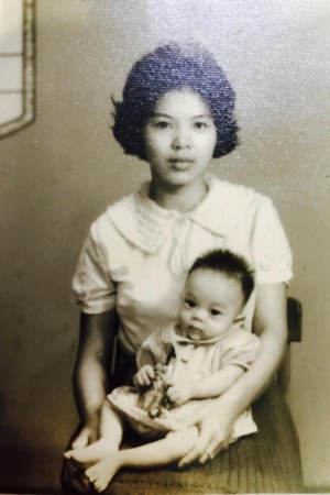 兒時的曾愷芯就是個眉清目秀的孩子，圓滾滾的眼睛十分可愛。（曾愷芯提供）