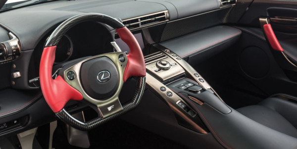Lexus一代超跑「LFA」拍賣價飆破1300萬元　里程數竟只有193公里（圖／翻攝自RM Sotheby`s）
