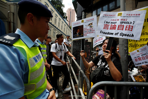 ▲▼主張「香港獨立」的香港民族黨召集人陳浩天出席外國記者會（FCC）             。（圖／路透社）