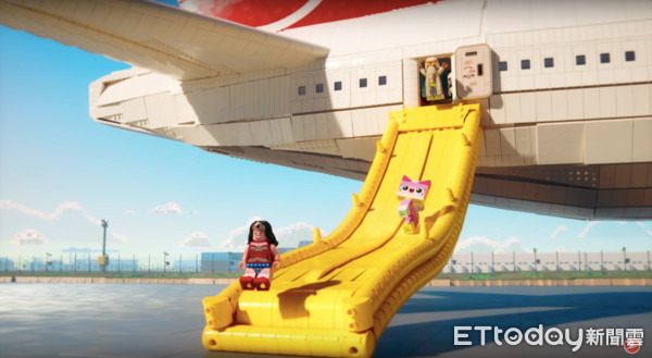 ▲土耳其航空樂高機上安全影片。（圖／擷取自Turkish Airlines: Safety Video with The LEGO Movie Characters）