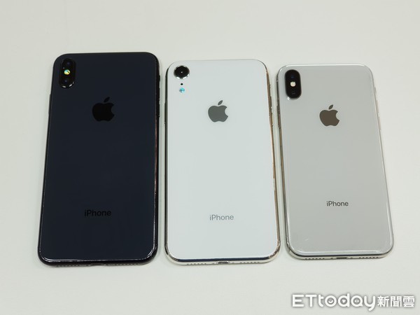 ▲新 iPhone6.1吋、6.5吋展示機最終版亮相 。（圖／記者洪聖壹攝）