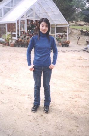 陳怡蓉當年在飛牛牧場拍攝《薰衣草》的青澀模樣。（飛牛牧場提供）