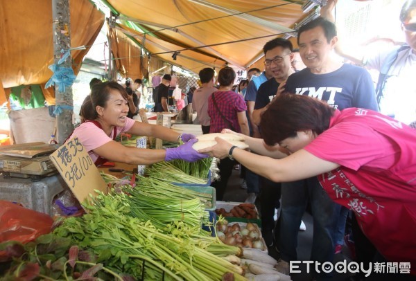 ▲▼馬、胡、盧中台灣大合體，街頭力挺「反空污、反深澳、反核食公投」。（盧秀燕辦公室提供）