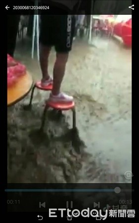 ▲▼暴雨「流水席」在彰化員林全是假的，縣府抗議要下架。（圖／翻攝自Facebook）