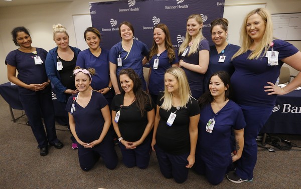 ▲▼ 美國亞利桑納州鳳凰城市郊的班納沙漠醫學中心（Banner Desert Medical Center） 護士們接連懷孕，其中光是加護病房就有16人。（圖／達志影像／美聯社）