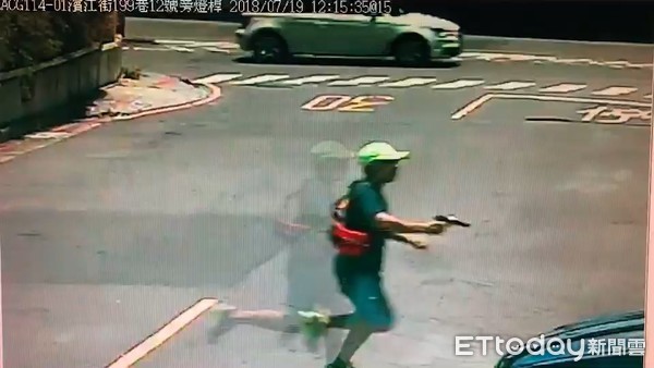 ▲▼7月19日發生在台北市中山區的槍擊案，竹聯幫槍手影像曝光。（圖／記者張君豪攝）