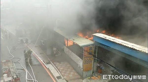 ▲▼  板橋區火警灌救           。（圖／記者陳雕文翻攝）