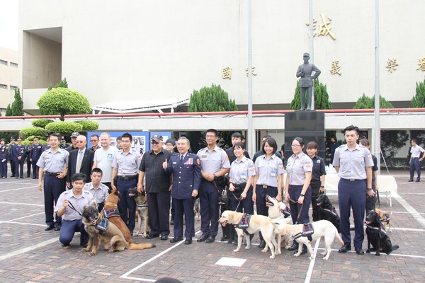 ▲警大警犬研究社。（圖／內政部提供）