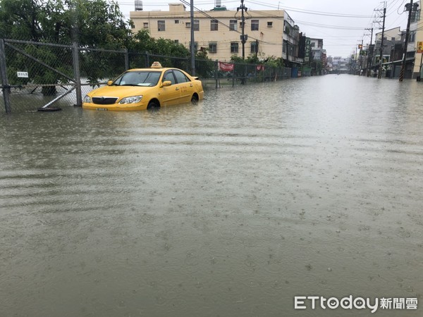 ▲▼雨炸南台灣，高雄淹水災情。（圖／記者宋德威攝）