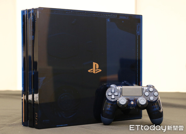 PS4,5億限量紀念機,開箱（圖／記者樓菀玲攝）