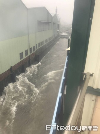 ▲熱帶性低氣壓暴雨，台南大部分淹水嚴重。