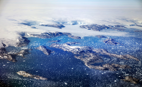 ▲▼格陵蘭島外海的冰蓋（ice sheet）。（圖／達志影像／美聯社）