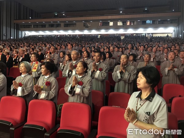 ▲▼國民黨主席吳敦義、立法委員吳金平出席易經大學結業典禮。（圖／記者李忠憲攝）