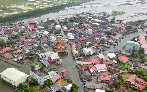 ▲台南北門汪洋「雨停淹更深」　空拍震撼片曝！居民淚嘆：被遺忘的地區。（圖／大雄空拍授權引用）