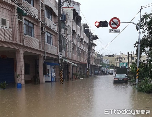 ▲▼西南氣流帶來暴雨成災。（圖／記者陳雕文攝）